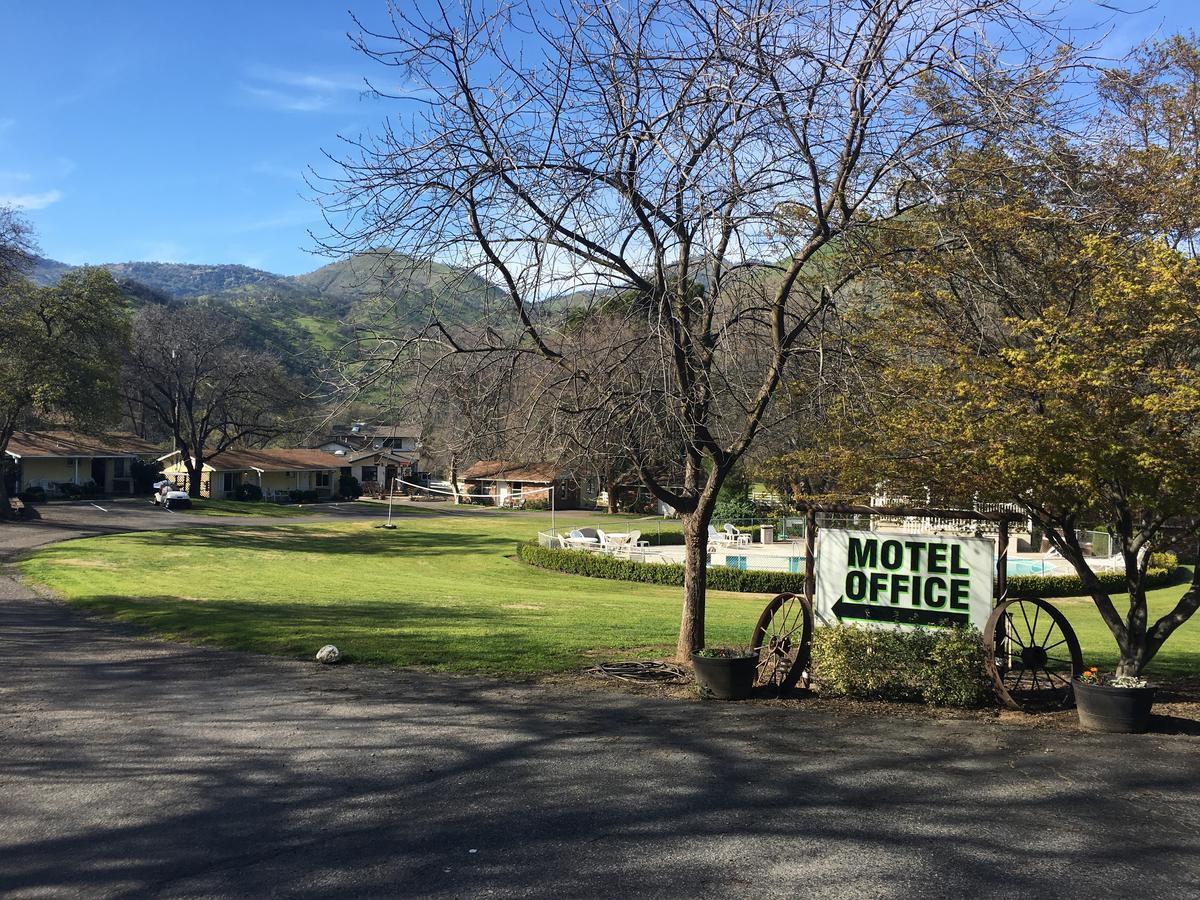 Lazy J Ranch Motel Three Rivers Buitenkant foto